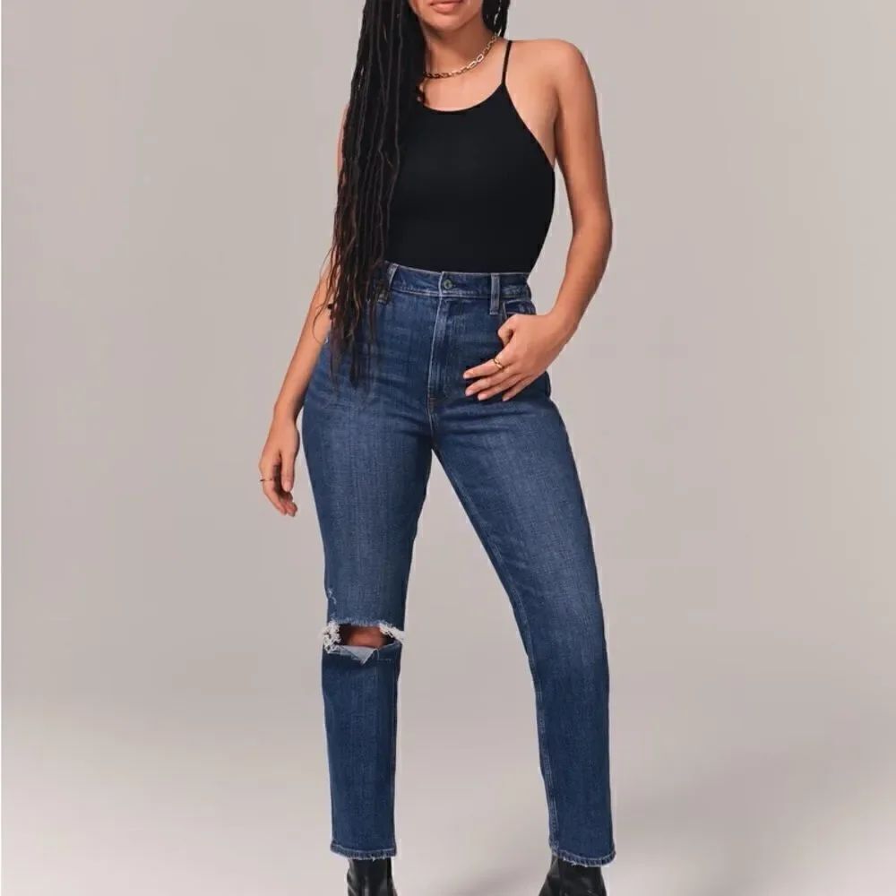 Abercrombie & Fitch | Curve Love Ultra High Rise Ankle Straight Jean | 27 XS
